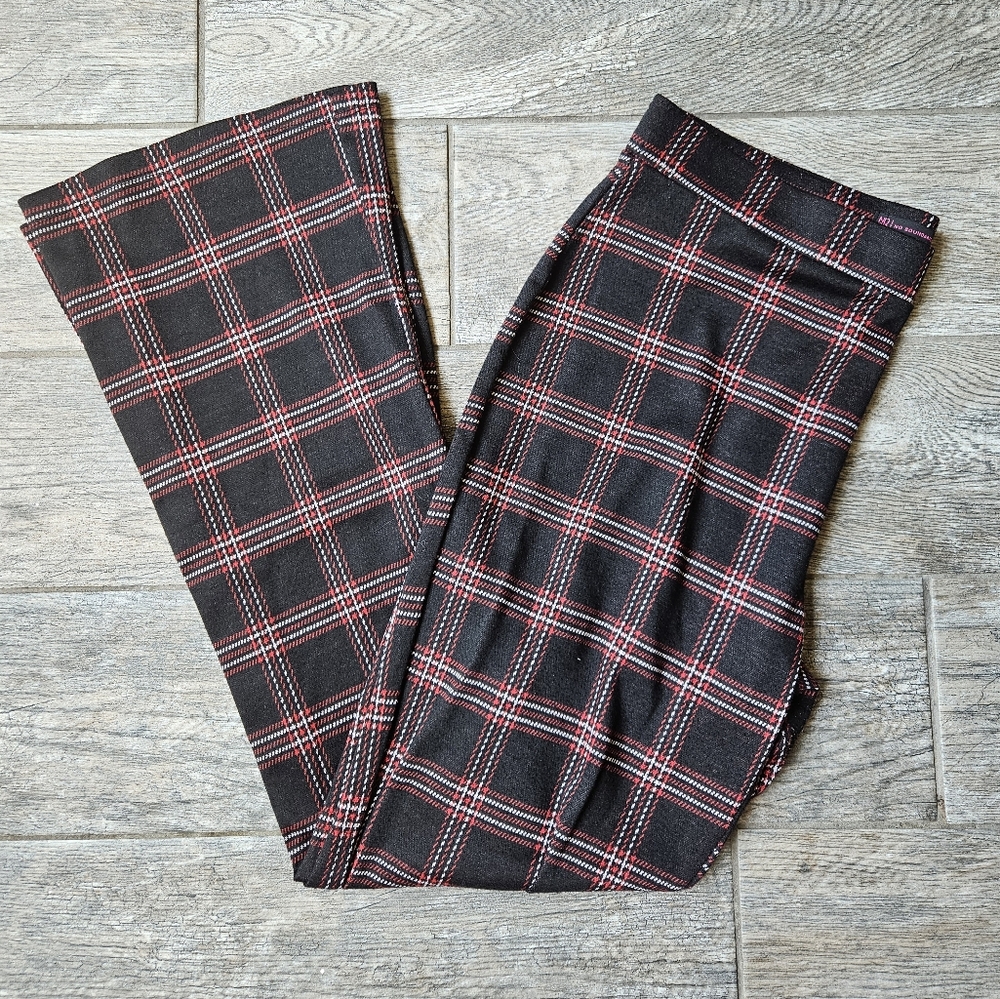 No Boundaries Black and Red Plaid Pants